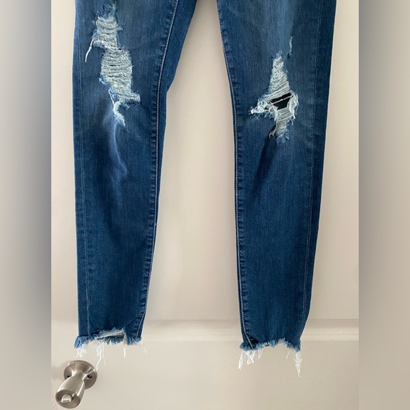 Levi’s High Rise Skinny Jeans - Picture 2 of 7